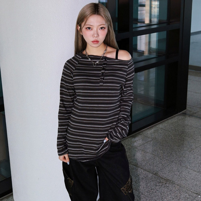 스트라이프 오프숄더 티셔츠 긴팔 티셔츠 기본티 슬리브