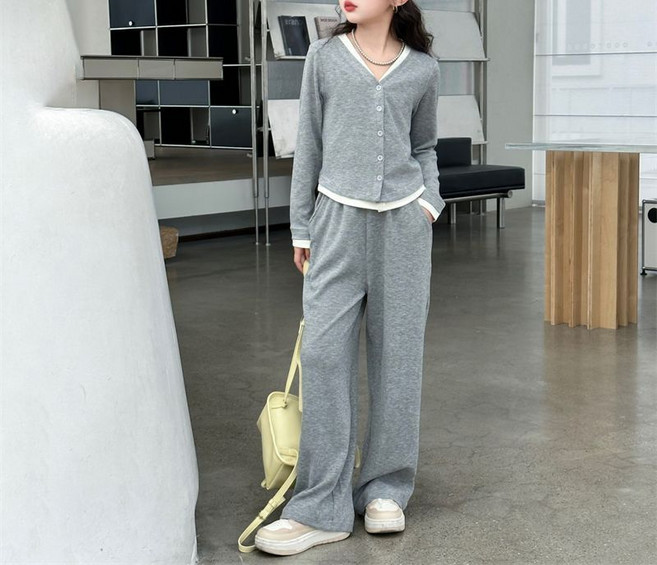 해피유통여아 가을겨울 캐주얼 세트 V넥 디자인 긴팔 상의 편안한 루즈핏 바지디자인14세 이상