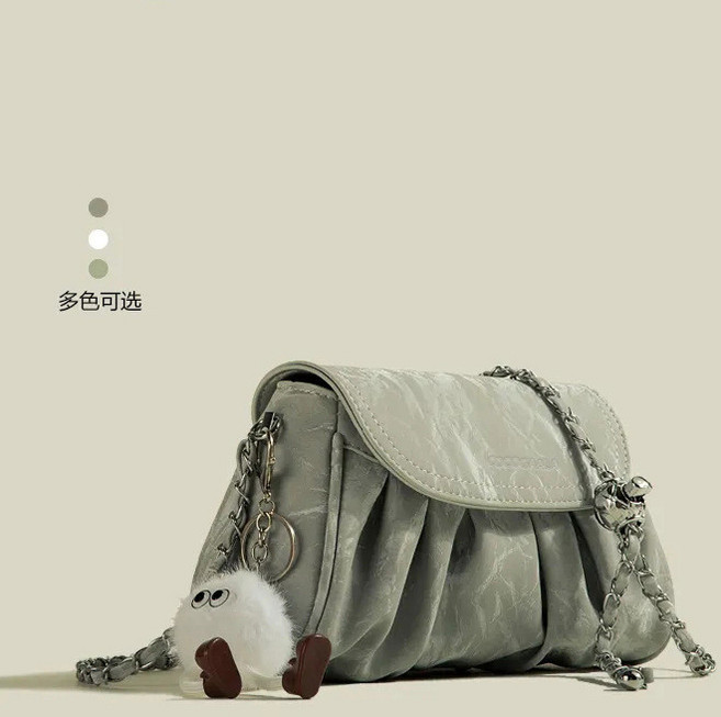 COCOGAALA 雲朵包 褶皺鏈條斜挎包, 銀色, 帶掛件