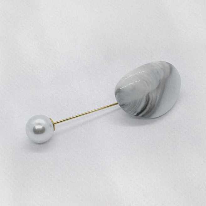 크리스크라운 스톤 써클 부토니에 브로치 코사지