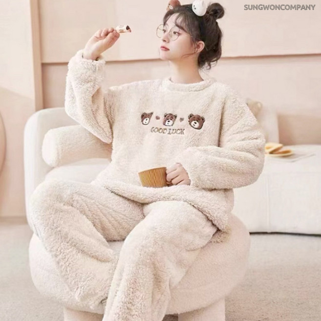 이너퀸 프리수 여성용 밍크 극세사 수면 잠옷 곰돌이 레터링 영문 상하의 투피스 세트 홈웨어 이지웨어 굿럭수면세트