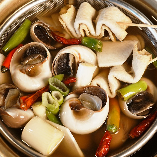 골뱅이대장 밀키트 통골뱅이탕.2kg.육수포함 업소.캠핑. 골뱅이탕 전문점맛을 느껴보세요 5분 간편요리, 1개, 2kg