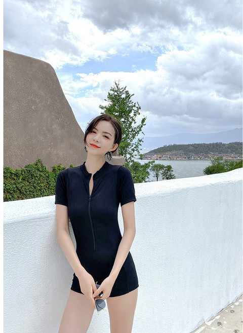梨卡 連身泳衣 顯瘦保守拉鍊款 海邊度假穿搭 黑色 均碼, 黑色/均碼40-60kg-現貨