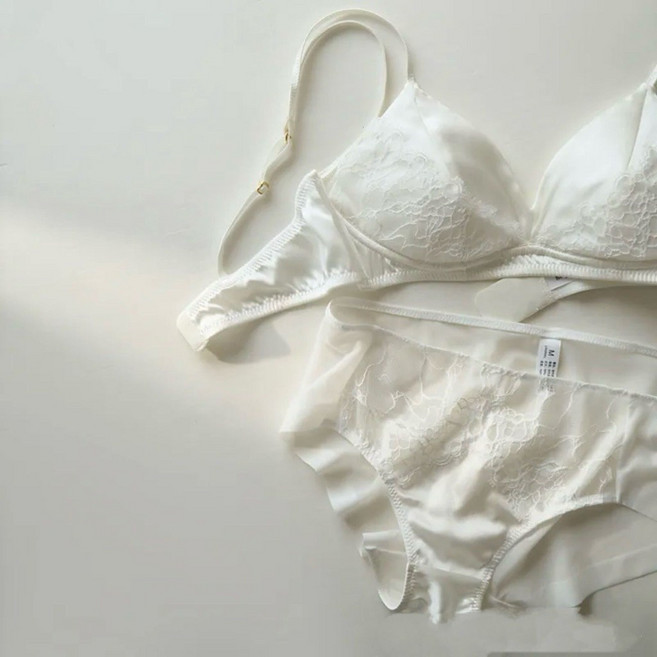 法式柔霧緞面蠶絲內衣套裝 薄杯無鋼圈真絲內衣 雙罩杯可調肩帶