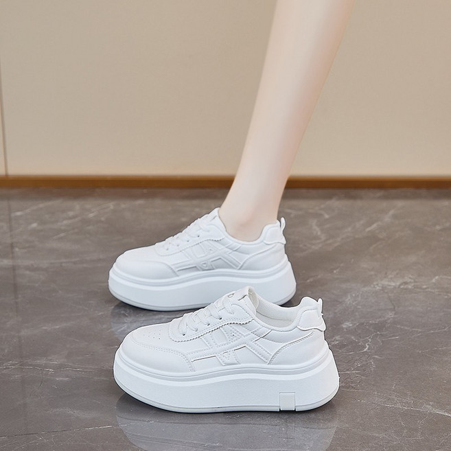 사랑맛켓 여성 캐주얼 패션 키높이 운동화 발편한 스니커즈 학생 운동화 4cm
