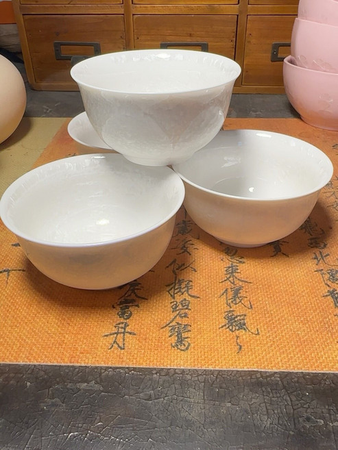 白色 冰花瓷 小碗, 如圖所示, 1個