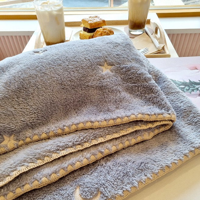 핸드메이드 아기이불 꿀잠담요 아기극세사담요 핸드메이드 담요 학생 무릎담요 차박 캠핑 휴대용 크리스마스선물 수능담요