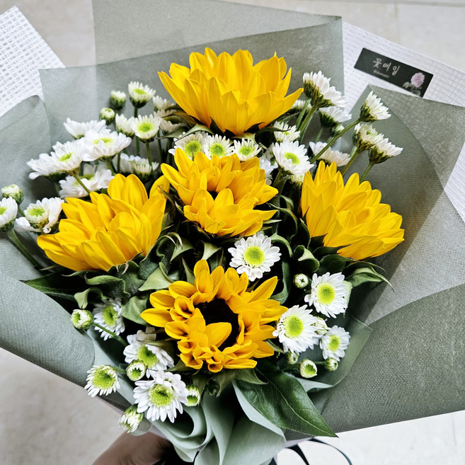 [꽃메일 신상품] 해바라기 생화 꽃 꽃다발 포장 꽃배달 싼곳 꽃선물 생일 기념일 양재꽃시장 경매, 1개, 해바라기 꽃다발 M (3대)