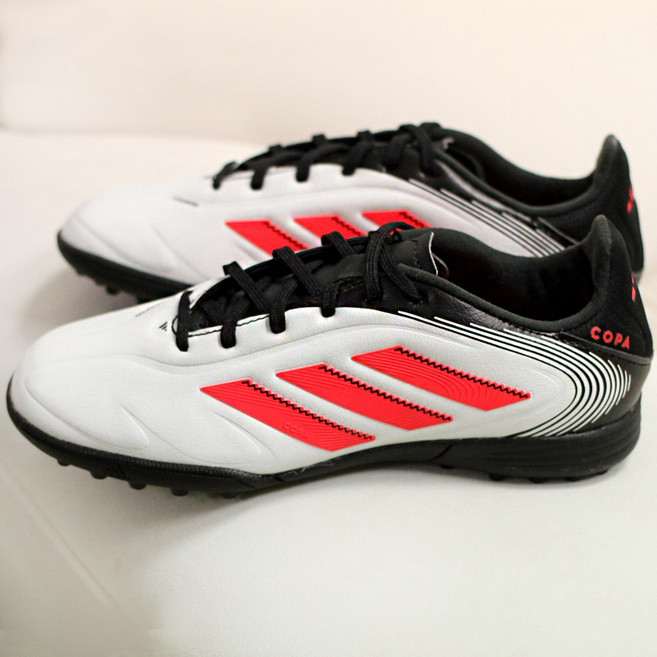 정품 아디다스 주니어 축구화 매일 신어도 부담 없는 학교 운동화 TF 풋살화