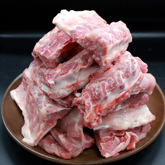 국내산 냉동 돼지등뼈 감자탕 뼈해장국용 대용량, 2kg, 2개