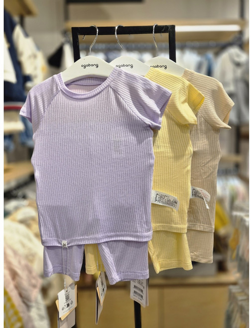 동아쇼핑점 아가방 #빠른선택#여름 유아 공용 무형광 공용반팔내의 실내복 일상복 등원속내의 /열많은 아기위한 피부 자극적은 보드랍고 스판감좋은 반팔상의+7부바지/ 츄잉반소매내의