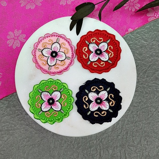 물결 모양 둥근 전통 한복 자수 와펜 외국인선물 명절선물 전통선물 포장 봉투장식 전통장식 한복장식