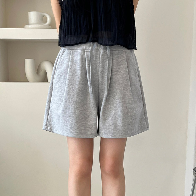 [디아미뇽] 케일리 핀턱 4부 무지 트레이닝 숏 밴딩 팬츠