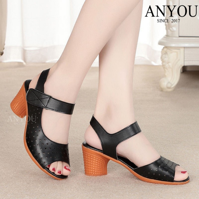 ANYOU 여성 펀칭 오픈토 샌들 미들힐 백밴드 빅사이즈 여름 엄마샌들