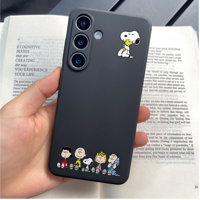 스누피 귀여워 재밌어 앉아 갤럭시 폰케이스 블랙