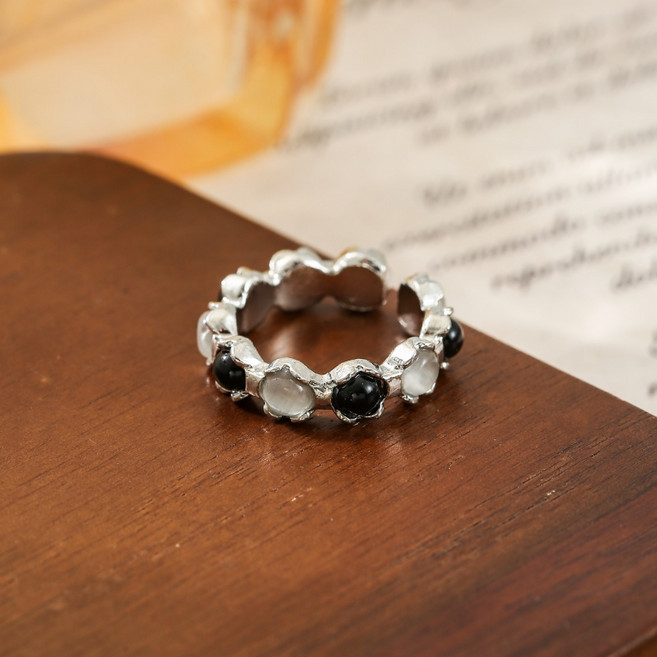 실버 블랙 화이트 스톤 반지 유니크 텍스처 데일리룩 여성용 인기템