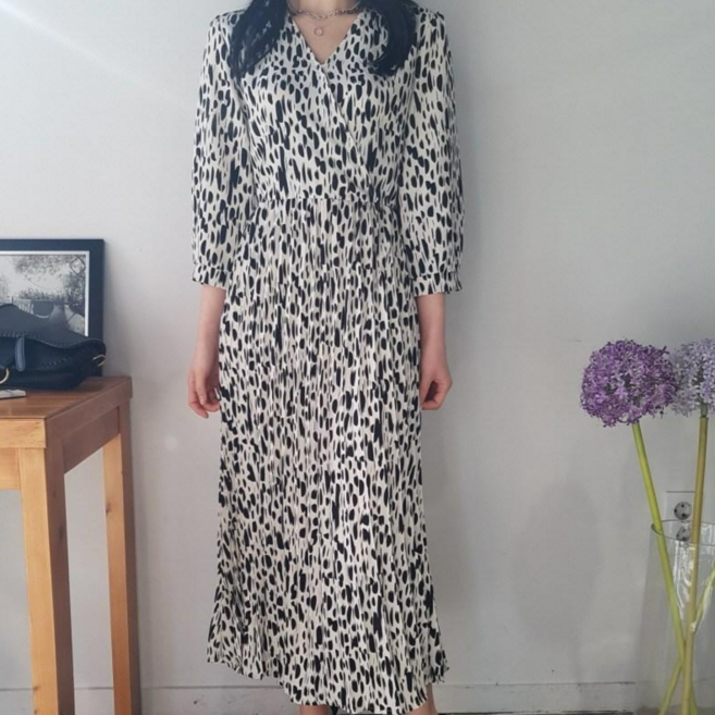 상상그이상 여성용 지젤 호피 원피스 브이넥 랩디자인 7부소매 플리츠 주름 롱원피스