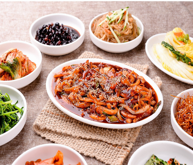 우주 오징어볶음 300g (4팩) 양념 오징어 캠핑 간편조리 밀키트, 4개