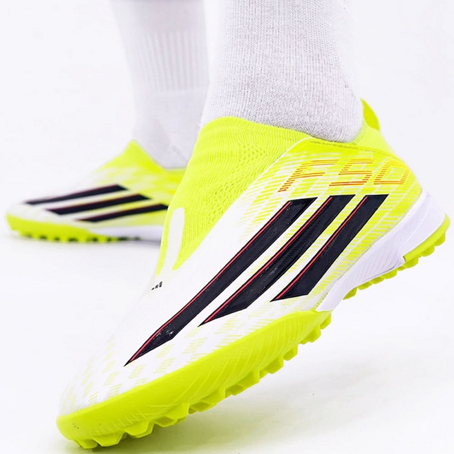 아디다스 끈 없는 키즈 축구화 주니어 레이스리스 신발 어린이 인조잔디용 풋살 터프화 아동용 슈즈 TF화