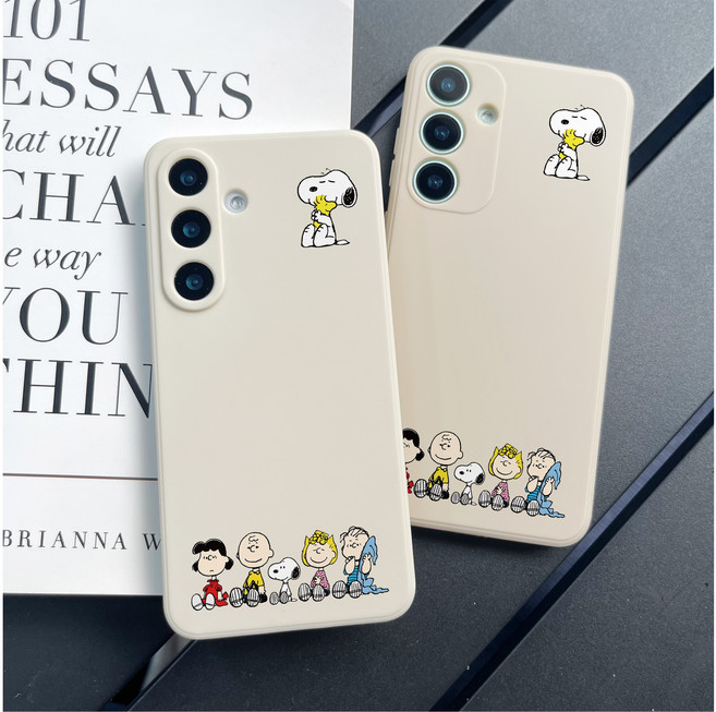 스누피 귀여워 재밌어 앉아 갤럭시 폰케이스 크림화이트