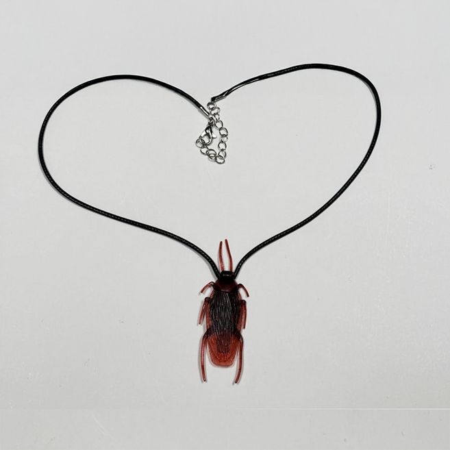 SANS 할로윈 소품 엽기 바퀴벌레 모형 목걸이 집게 핀 뱃지 파티 용품, 1개, 바퀴벌레목걸이