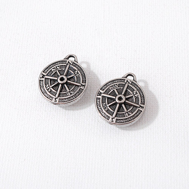 비즈아이 [8-126-18]써지컬스틸 펜던트 엔틱나침반 16x19mm 1개