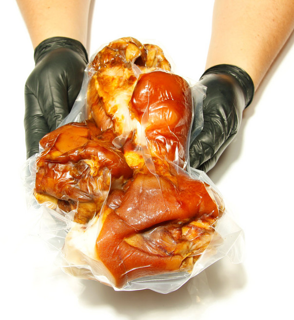 [오픈특가]국내산 냉장 뒷다리 통족발(미니족 포함) 1.35kg+소스2종 4인분 당일생산발송, 1.35kg, 1개