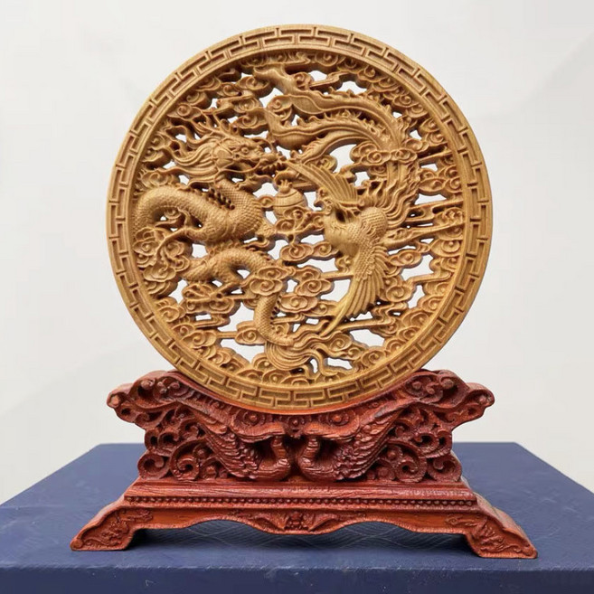 崖柏實木雕圓盤擺件, 崖柏鏤空龍鳳呈祥擺件,約17*寬2.5*高22cm 配禮盒