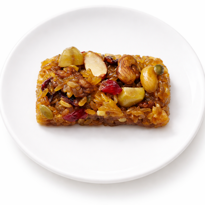 [신촌 떡사랑] 국내산 찹쌀100% 호두 캐슈넛이 듬뿍든 영양 약밥 (90gX16개입 32개입) 달지 않고 식감 좋은 식사 대용 개별 포장 무방부제 풍부한 견과류로 고소한, 90g, 16개