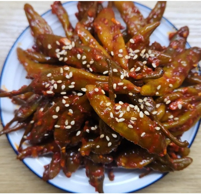 입맛 살리는 맛있는 고추무침 매콤 새콤 짭쪼름한 수제 반찬 500g 1kg 국내생산 간편 밑반찬 집반찬, 1개