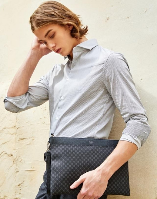 [백화점정품] 닥스 가죽 DD로고 블랙 L사이즈 데일리용 레이디스 모던감성 클러치백