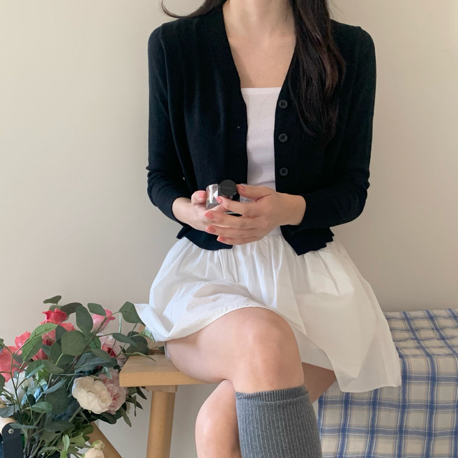 말랑킷 여성용 베이직 심플 기본 레이어드 가디건 간절기 데일리룩 꾸안꾸 브이넥 크롭 가디건 소프트 부드러운 긴팔 카디건