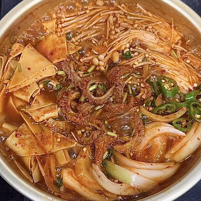 [굿맘푸드] 깐양맥주전골 양꼬치집 인기메뉴 / 매콤 새콤 쫄깃 / 밥도둑 밥반찬 술안주 / 화끈한 매운맛 200g, 1개, 600g