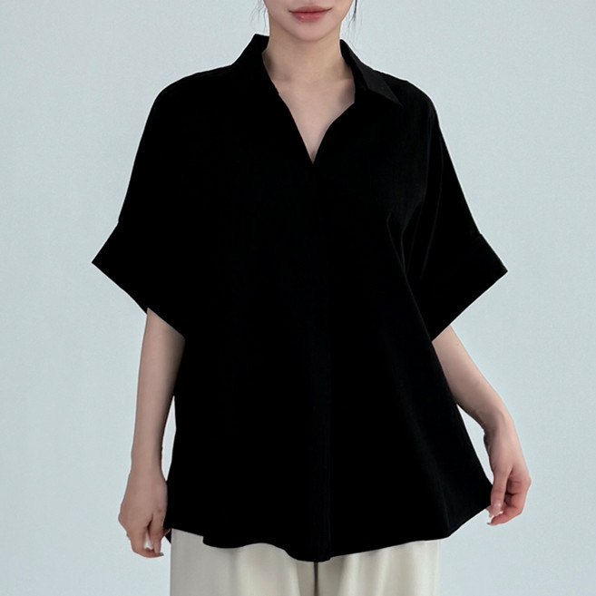 모던 카라 브이넥 턴업 소매 링클 프리 루즈핏 반팔 블라우스