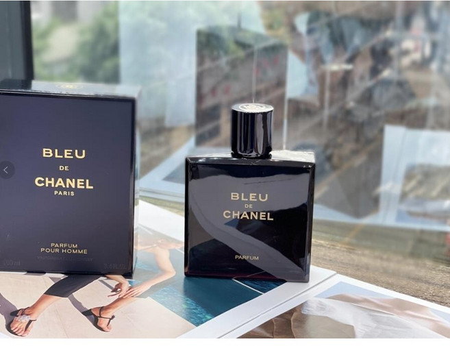 2위 - 샤넬 블루 드 샤넬 빠르펭 아로마틱우디향+쇼퍼 백, 1개, 50ml