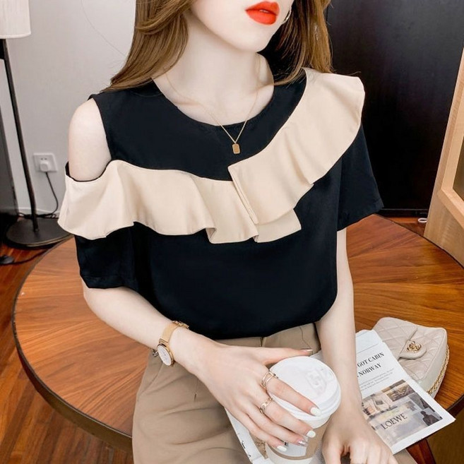 티류으스 데일리 패션 여성 어깨트임 티셔츠 상의 반팔 블라우스 셔츠 배색 출근룩 데이트룩 반팔 블라우스 오프숄더 패션 시크 여성 티셔츠 반팔