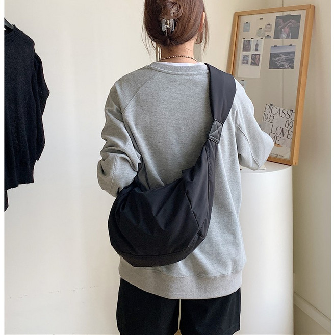 리치모리 나일론백 옆으로매는가방 호보백 크로스백 숄더백 메신저백 반달가방