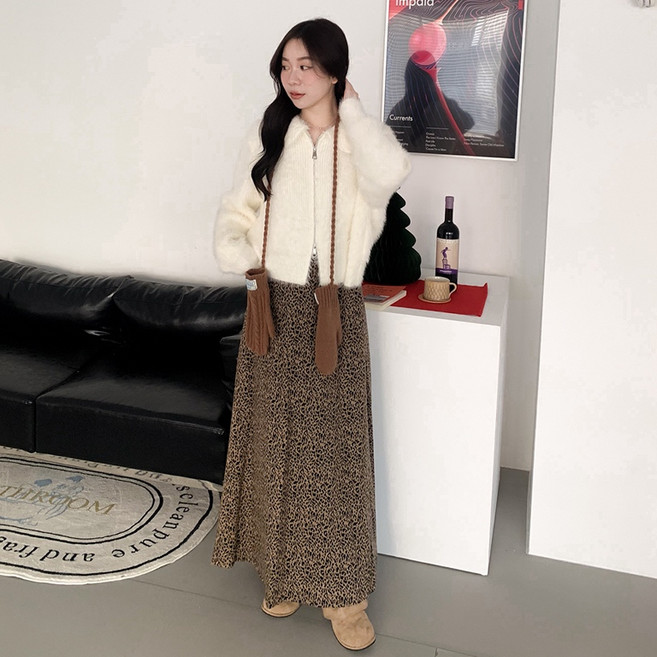 Twenty 時髦焦點--韓國新款豹紋麂絨鬆緊長裙 2414018