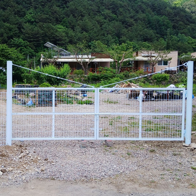 휀스쌍문 출입문 양문 폭 3M 그린 메쉬휀스 울타리 펜스 철문 대문 앙카형, 1개, 흰색