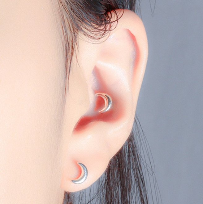 포코이통통 초승달 실버 은피어싱 silver925볼드한 포인트 큰 세일러문 달 작은 이너컨츠 아웃컨츠 귓바퀴 레이어드
