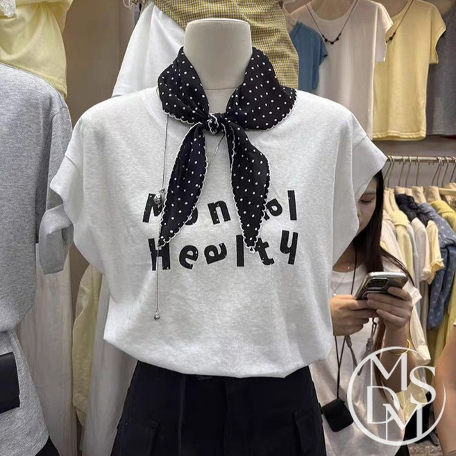 MDMS 字母印花寬鬆T恤，附波點絲巾文青風上衣