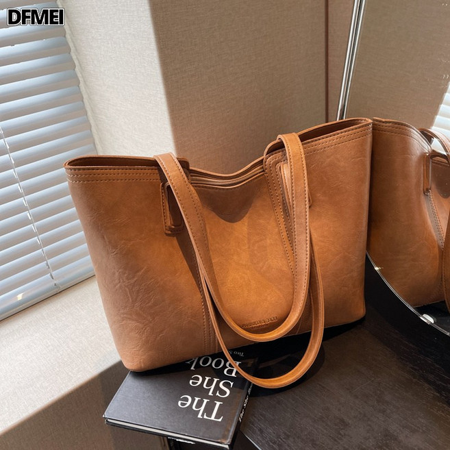 DFMEI 休閒撞色大容量包包女春夏新款單肩包高級質感通勤洋氣托特包, 卡其色