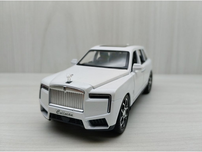 勞斯萊斯 Cullinan 1:32 合金模型車 聲光車, 1個