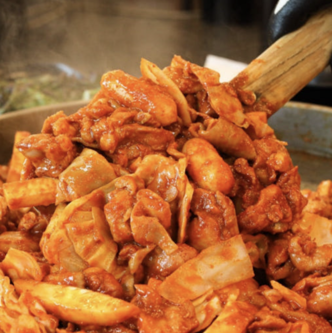 춘천호반닭갈비 2.1kg 양념 우동사리 야채 포함 춘천 닭갈비 캠핑 전국택배 [원산지:국산(강원도 춘천시)], 1개