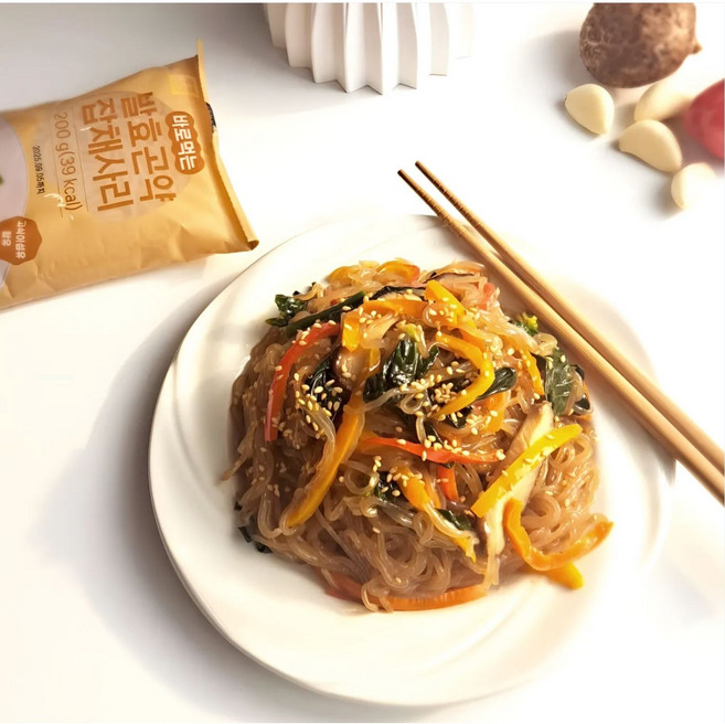 [No 불리고 삶고 굳거나 쉬지않는 100g당 19.7kcal] 빼빼곤약 발효곤약잡채사리 200g x 3팩, 3개