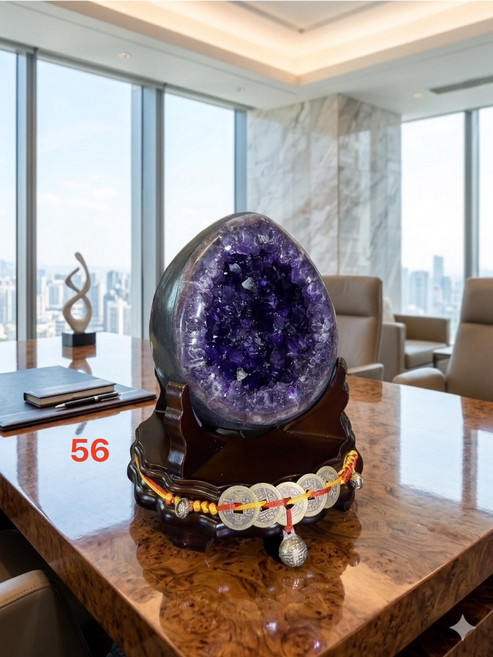 紫水晶洞擺件 蛋形 紫水晶洞 附底座 銅錢 鈴鐺 約20x16x17公分, 紫水晶