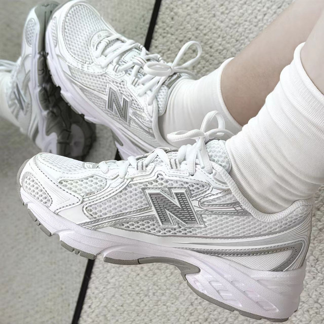 뉴발란스 운동화 U740WM2