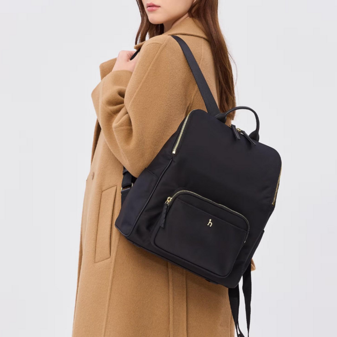 헤지스 여성 블랙 천연 소가죽 나일론 로고 포인트 데일리 백팩 WIBA1E710BK