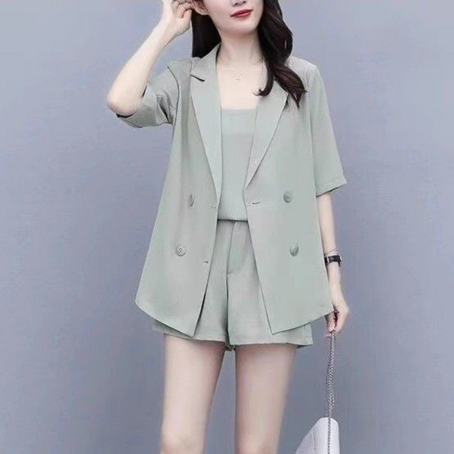 大尺碼女裝 氣質吊帶西裝外套顯瘦短褲三件套 韓版短袖套裝, 綠色 三件套,L (建議50-60公斤)