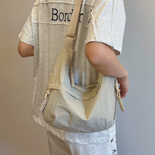 숭람 캐주얼 경량 나일론 반달 크로스백